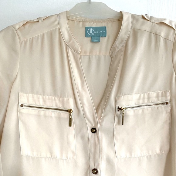 2/$10 ✅ Ivory Sateen Button Up Shirt - Picture 2 of 6